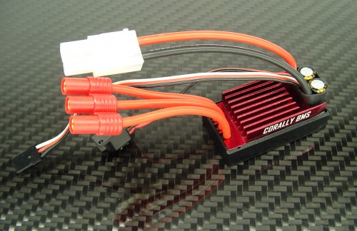 Der Brushless-Regler von Team Corally, wie er geliefert wird