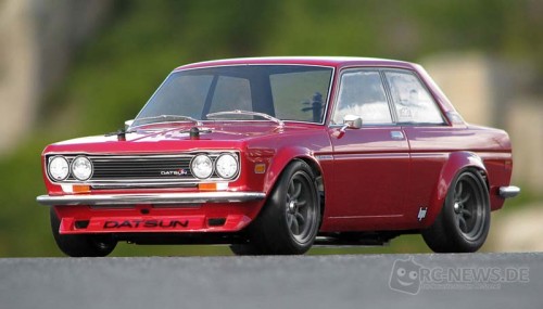HPI Cup Racer 1M mit Datsun-Karosserie