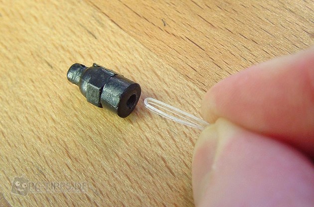 Ausgerissene oder überdrehte Gewinde in Plastikteilen reparieren