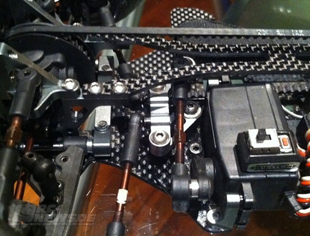 Serpent 411 Steeringrack V2