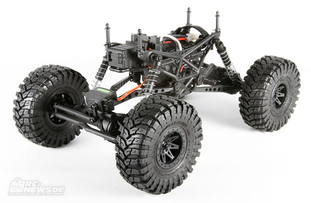 Axial-AX10-Deadbolt-RTR-Crawler-2