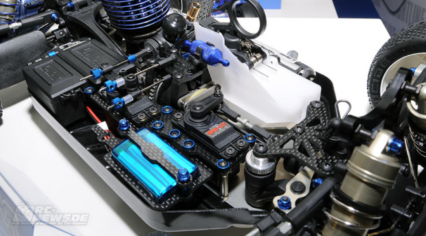 Spielwarenmesse-2014-LRP-S8-NXR-Nitro-Buggy-4