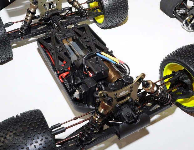 Spielwarenmesse-2014-Serpent-Cobra-MTe-RTR-3