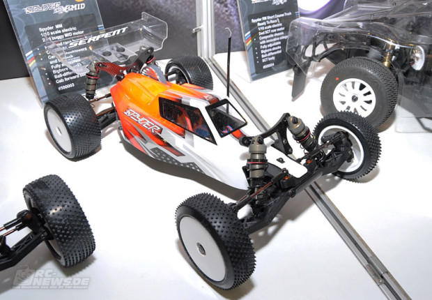 Spielwarenmesse-2014-Serpent-Spyder-SRX2-MID-1