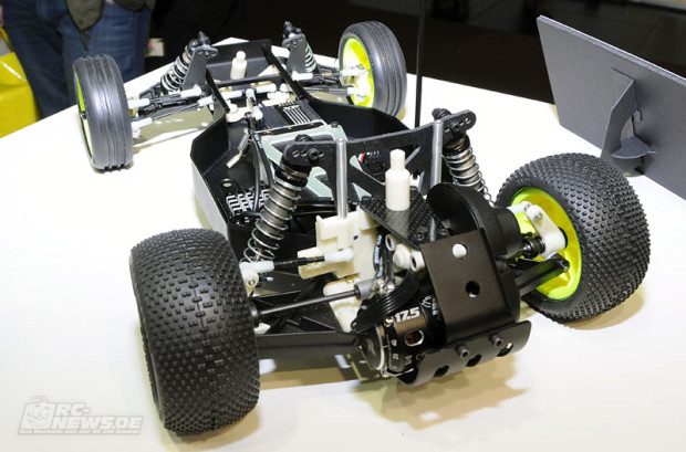 Spielwarenmsse-2014-Team-Associated-RC10-Worlds-Car-4