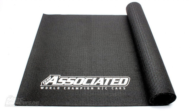 Pit-Mat-von-Team-Associated-2