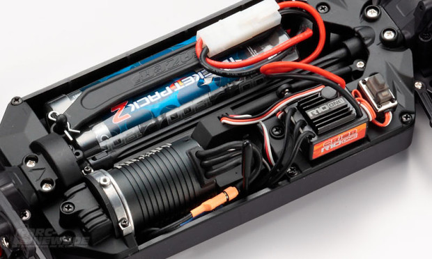 Fazer-VE-Kyosho-Audi-R8-Matte-Black-Readyset-4