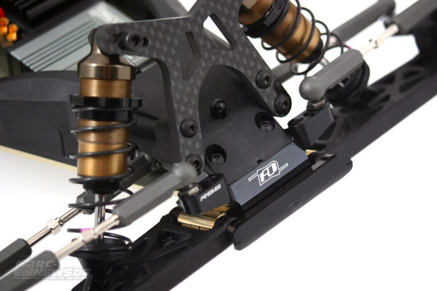 Revolution-Design-Kyosho-RB6-Querlenkerhalter-Bulkhead-2