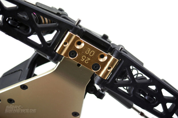 Revolution-Design-Kyosho-RB6-Querlenkerhalter-Bulkhead-3