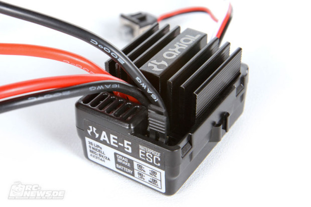 Axial-SCX10-Deadbolt-RTR-Scale-Crawler-6
