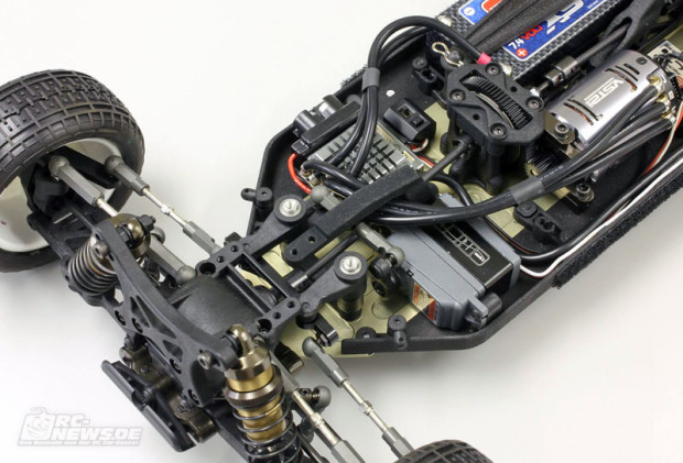 Preview--Kyosho-Lazer-ZX6-4WD-Buggy-3