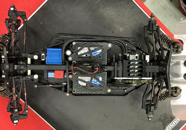 Serpent-Spyder-SRX4-4WD-Buggy-Billy-Easton-8