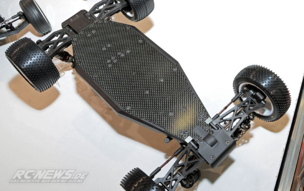 Spielwarenmesse-2015-Serpent-Spyder-SRX4-4WD-Buggy-07