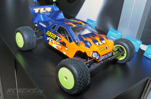Spielwarenmesse-2015-TLR-22T-2punkt0-Stadium-Truck-1