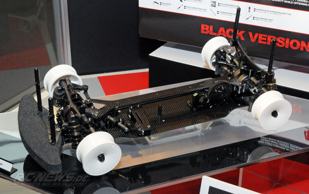 Spielwarenmesse-2015-Tamiya-TB-EVO-6-Chassis-Kit-Black-Version-1