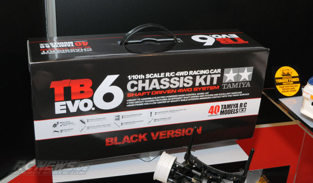 Spielwarenmesse-2015-Tamiya-TB-EVO-6-Chassis-Kit-Black-Version-7
