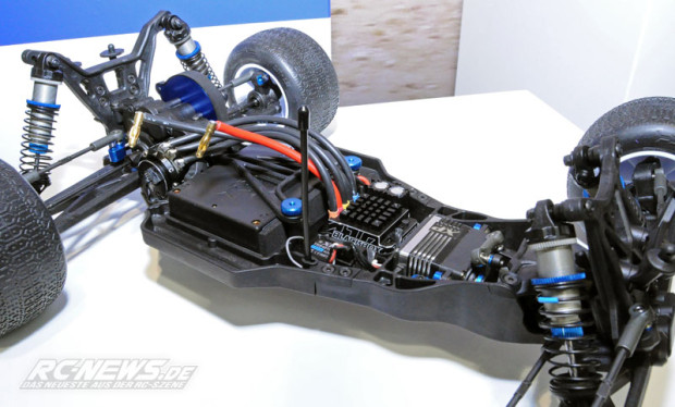 Spielwarenmesse-2015-Team-Associated-T5M-Truck-4