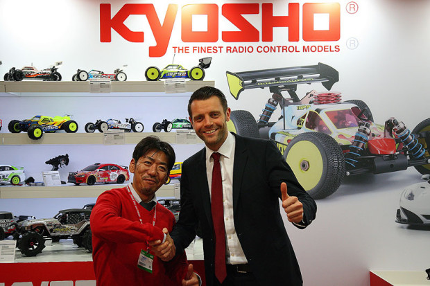 Spielwarenmesse-2015-Kyosho-und-robbe-festigen-Kooperation