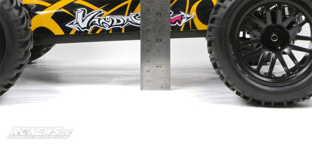 Test-Quanum-Vandal-XL-4WD-Buggy-13