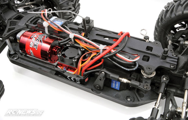 Test-Quanum-Vandal-XL-4WD-Buggy-15