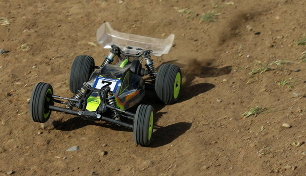 X-Factory-Infinity-Chassis-Team-Associated-B5M-Test-6